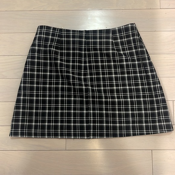 Zara plaid skirt with zipper detail - Picture 2 of 2
